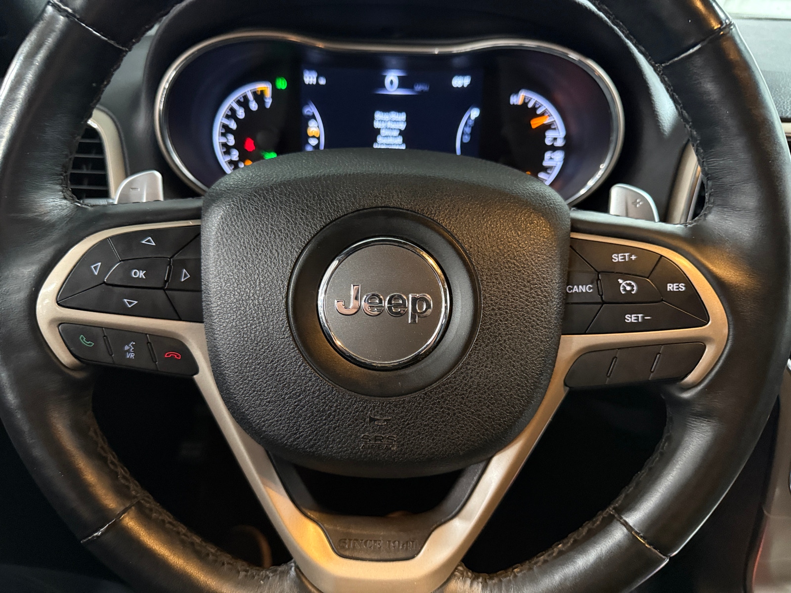Thumbnail: 2017 Jeep Grand Cherokee - 5
