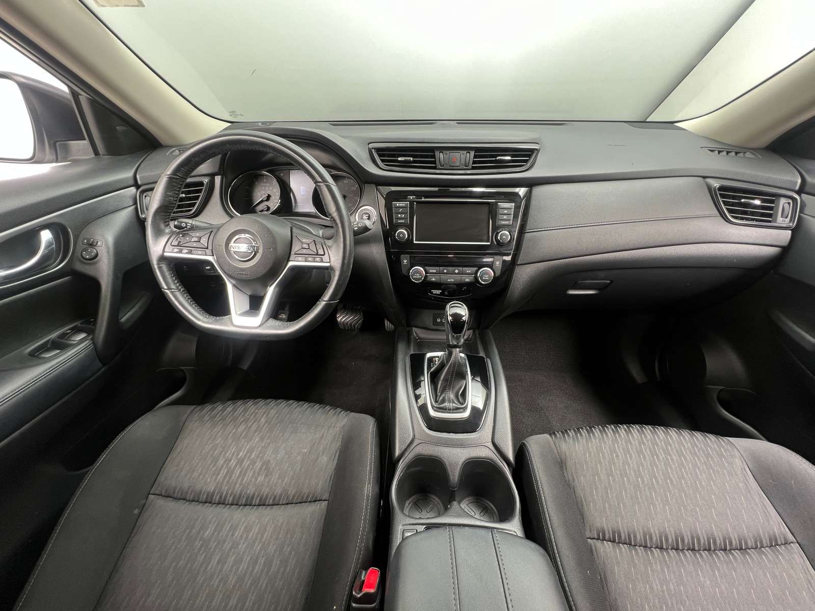 Thumbnail: 2018 Nissan Rogue - 3