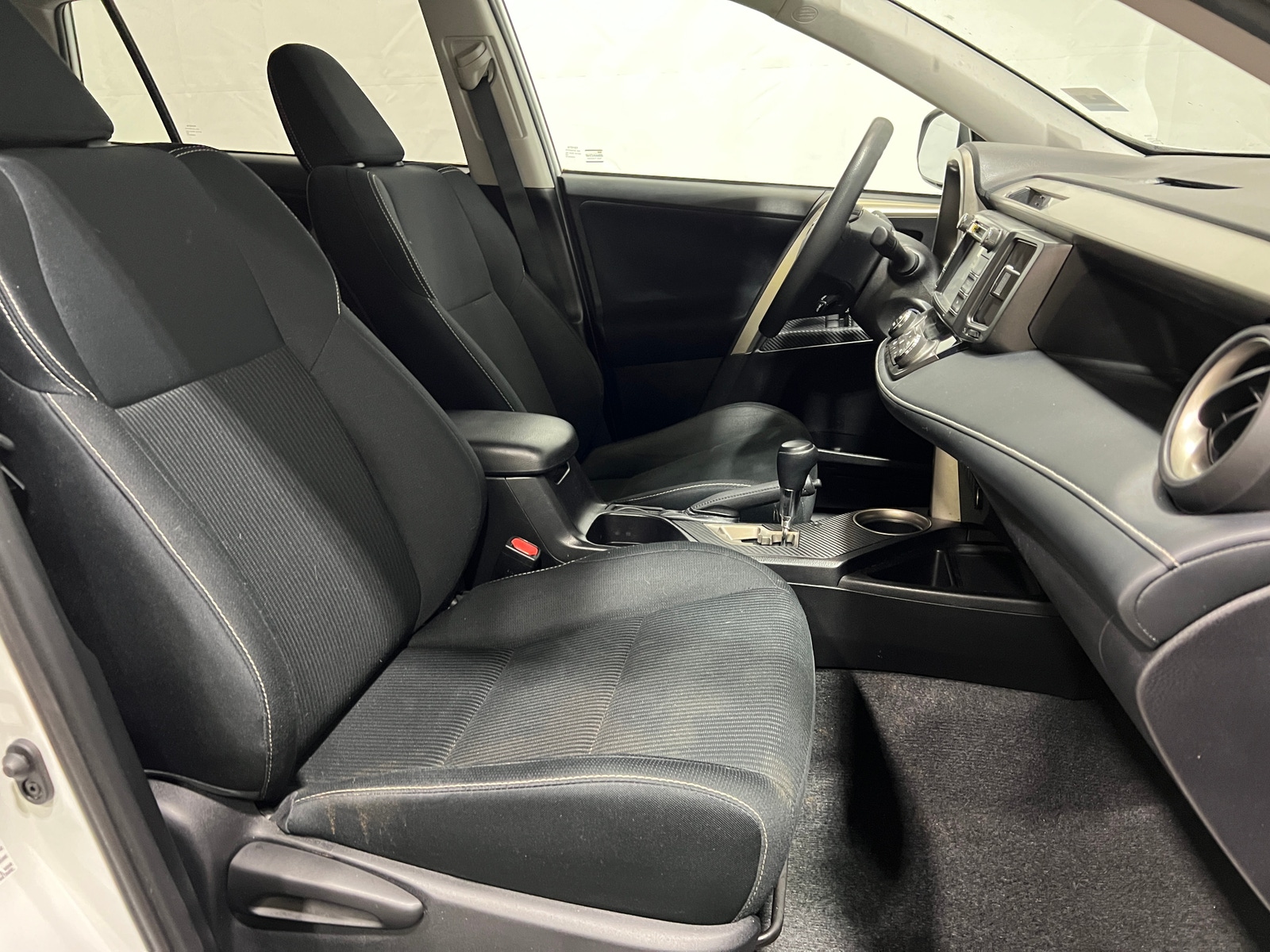 Thumbnail: 2015 Toyota RAV4 - 2