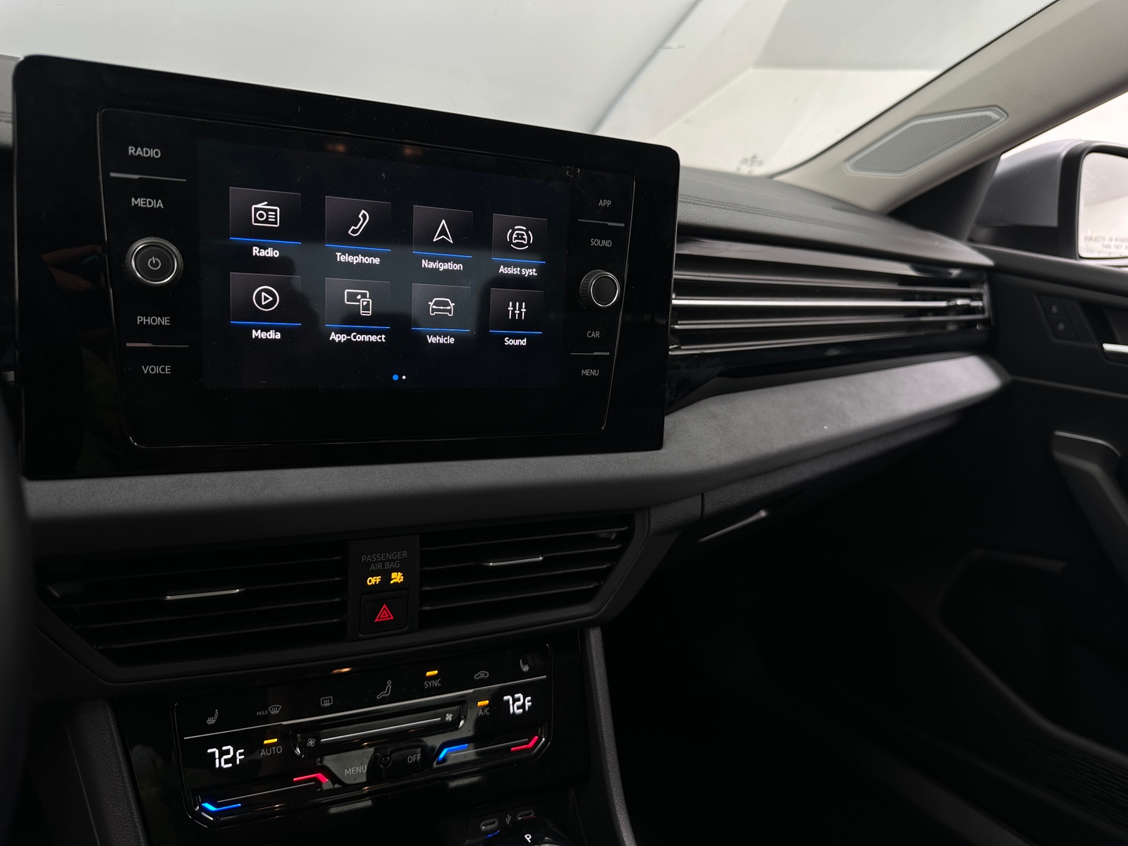 Thumbnail: 2025 Volkswagen Jetta - 4