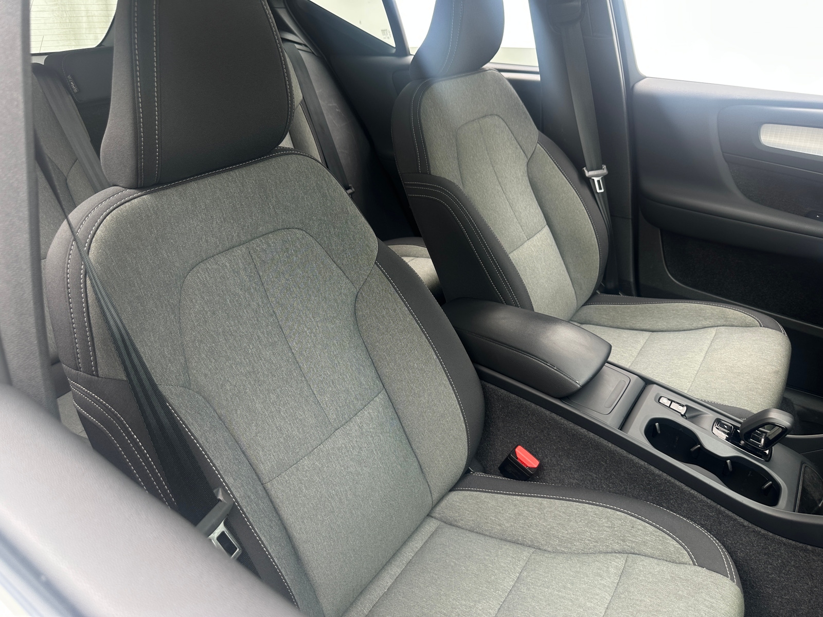 Thumbnail: 2024 Volvo XC40 - 2