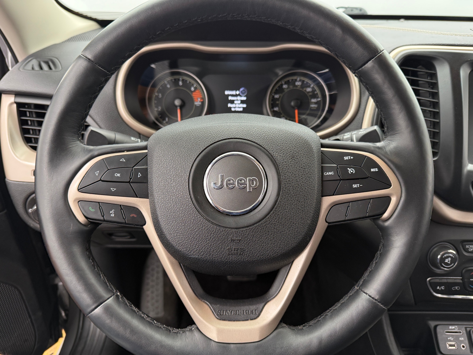Thumbnail: 2018 Jeep Cherokee - 4