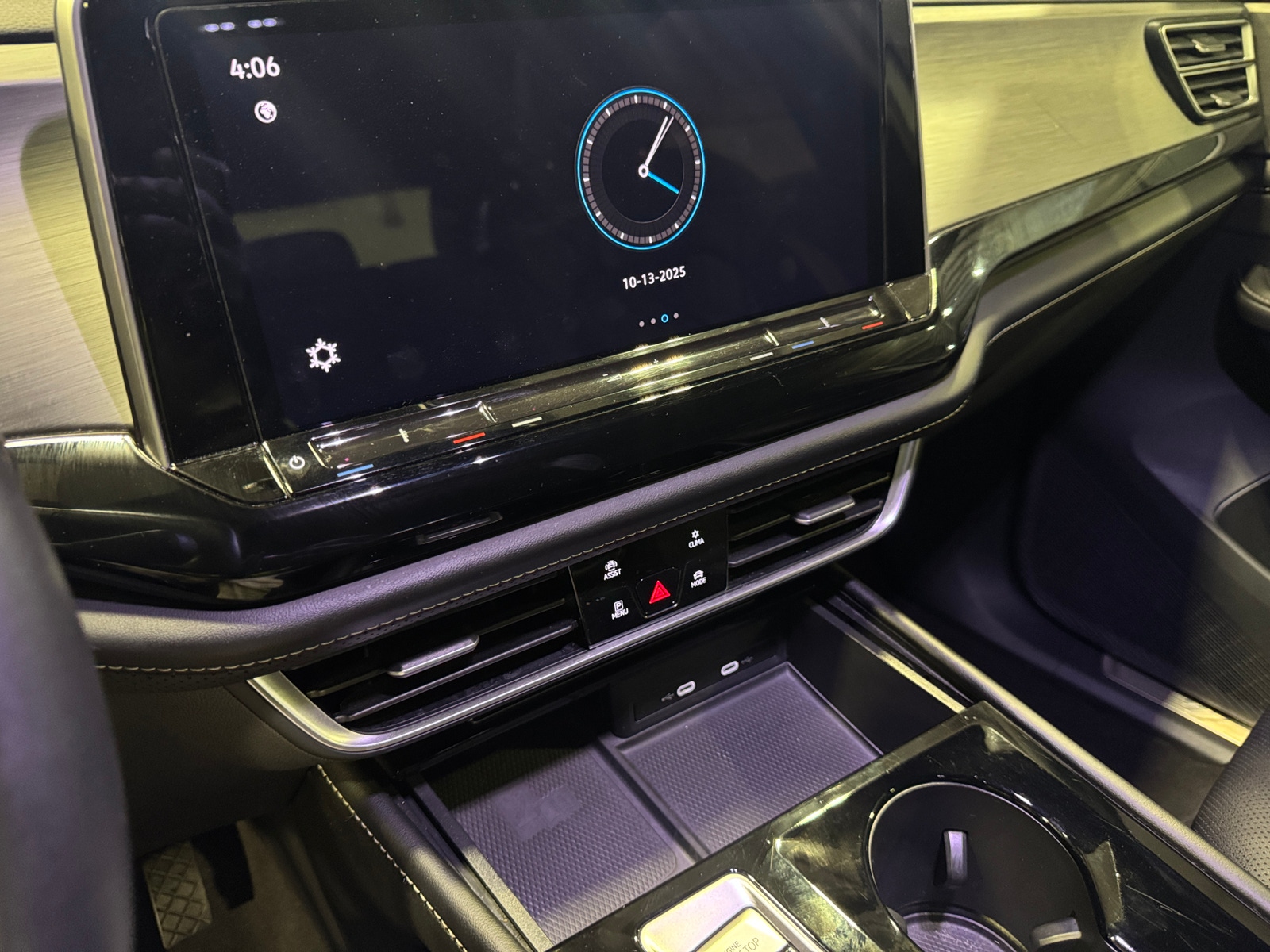Thumbnail: 2024 Volkswagen Atlas - 3