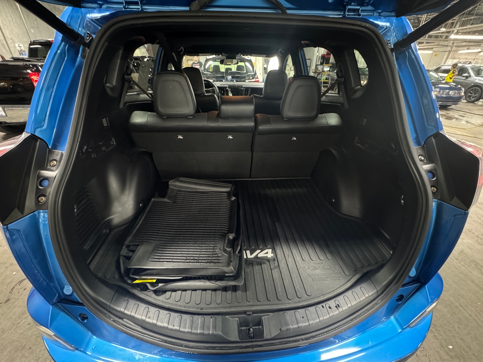 Thumbnail: 2017 Toyota RAV4 - 6