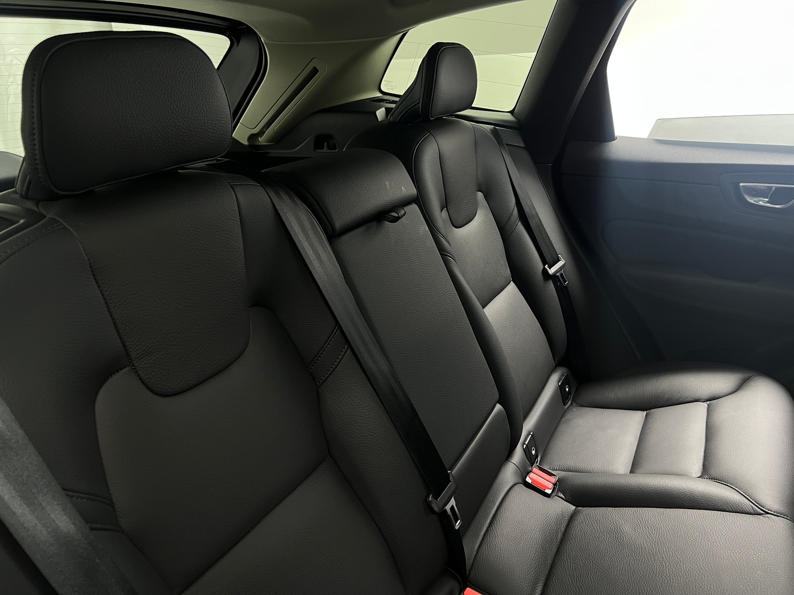 Thumbnail: 2025 Volvo XC60 - 5