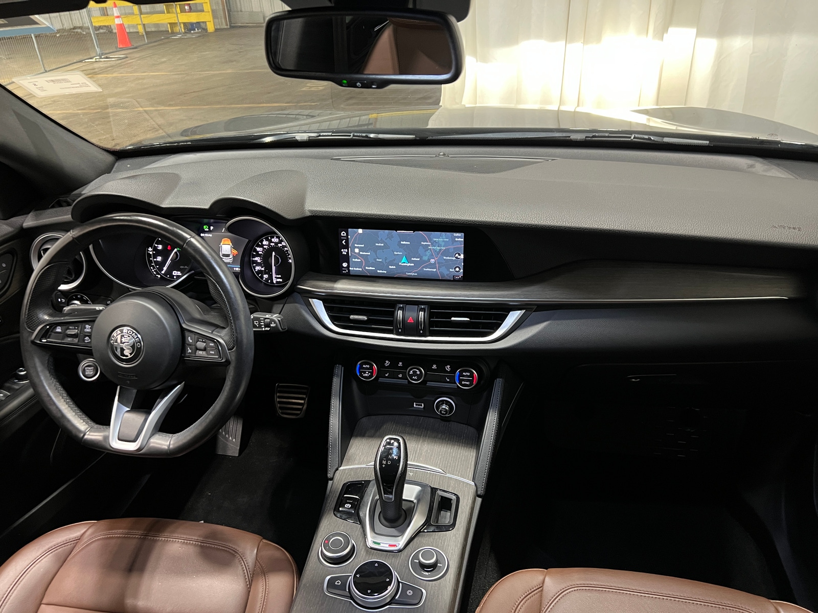 Thumbnail: 2022 Alfa Romeo Stelvio - 2