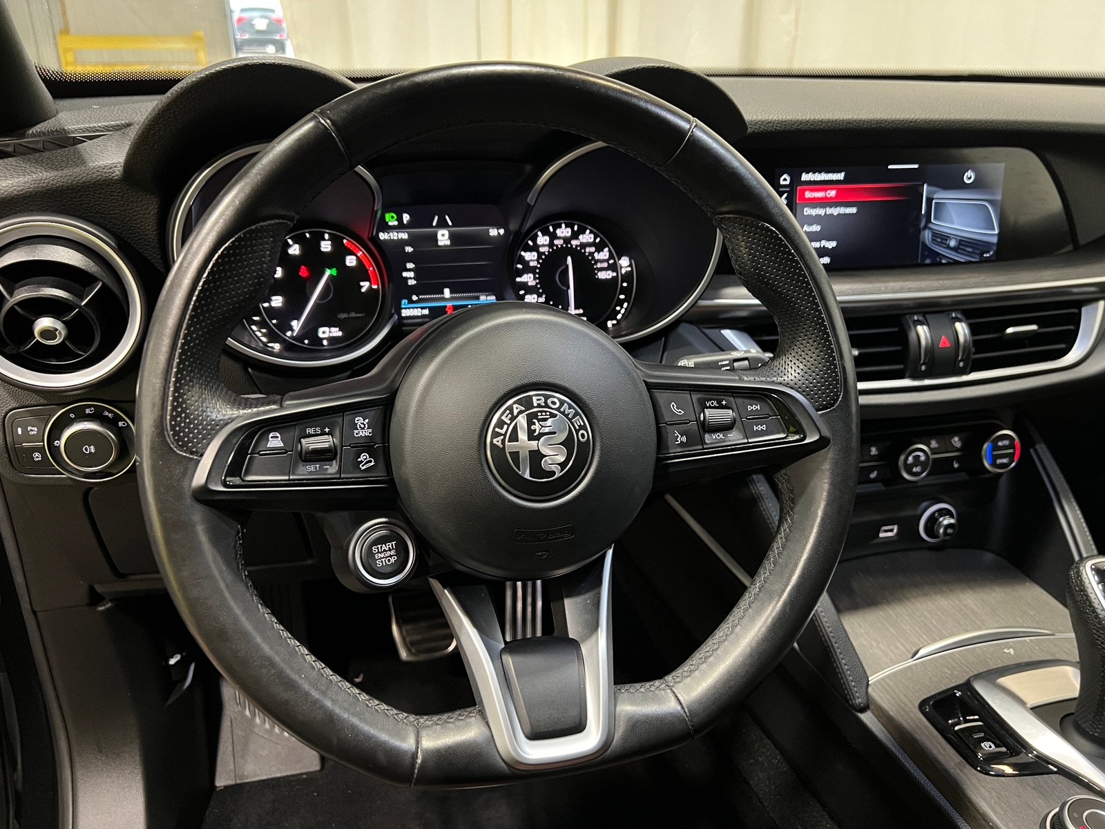 Thumbnail: 2022 Alfa Romeo Stelvio - 4