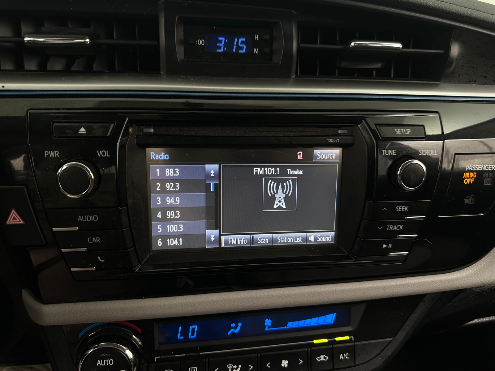 Thumbnail: 2016 Toyota Corolla - 4