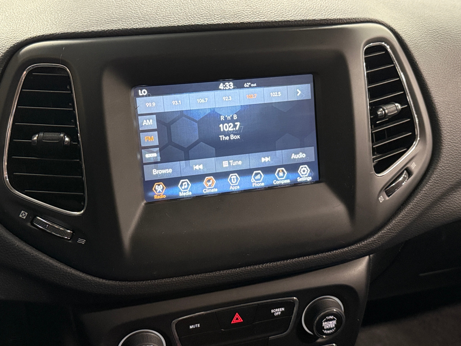 Thumbnail: 2018 Jeep Compass - 3