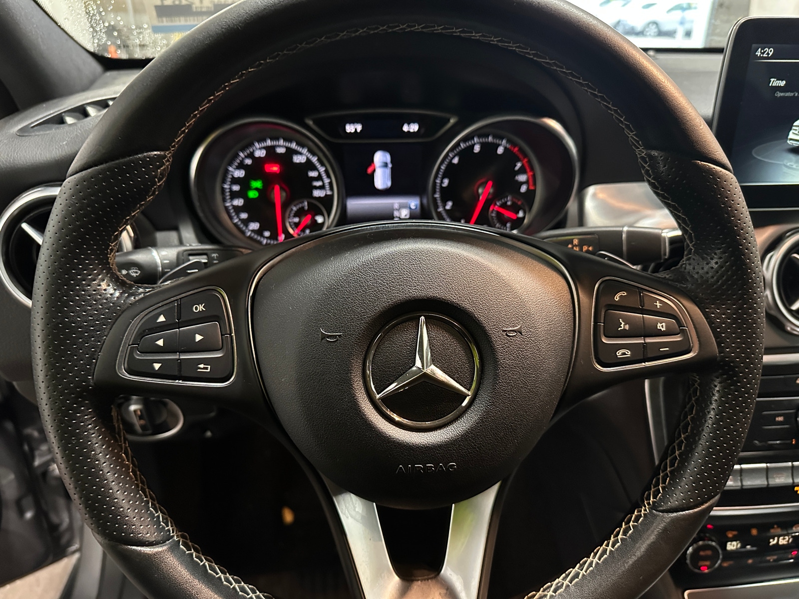 Thumbnail: 2018 Mercedes-Benz GLA - 4