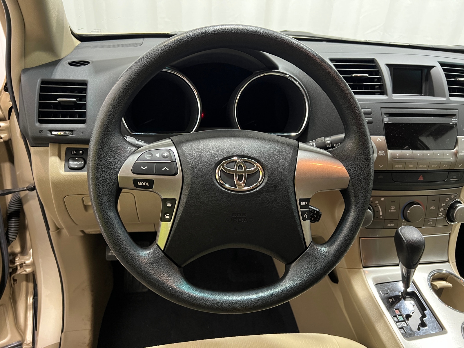 Thumbnail: 2012 Toyota Highlander - 4