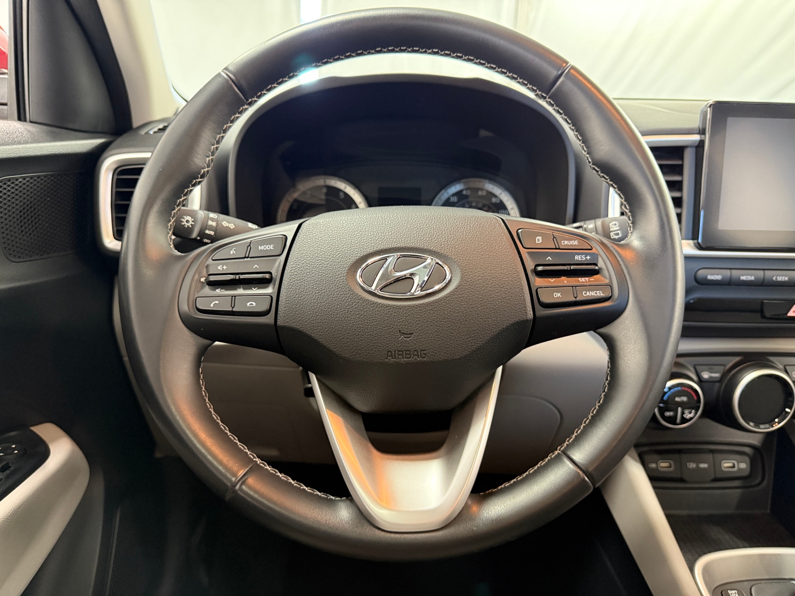 Thumbnail: 2022 Hyundai Venue - 5