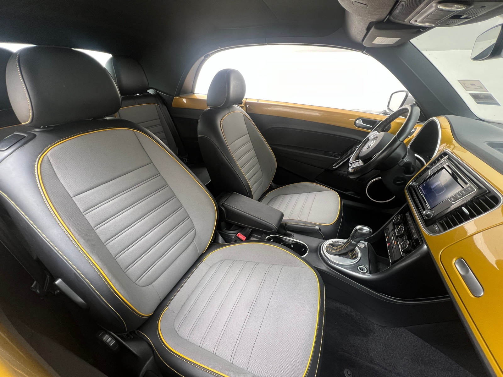 Thumbnail: 2017 Volkswagen Beetle - 2