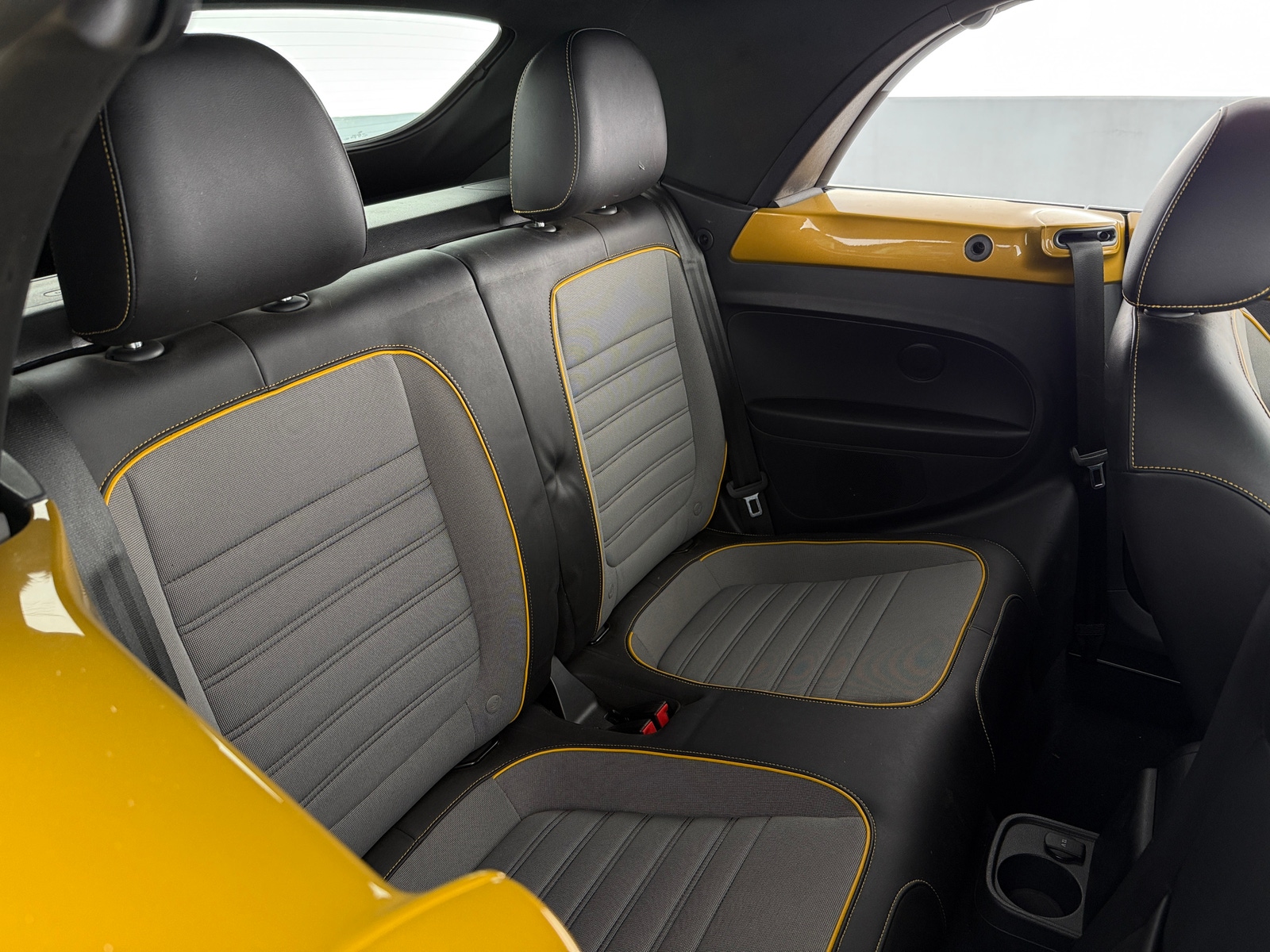 Thumbnail: 2017 Volkswagen Beetle - 6