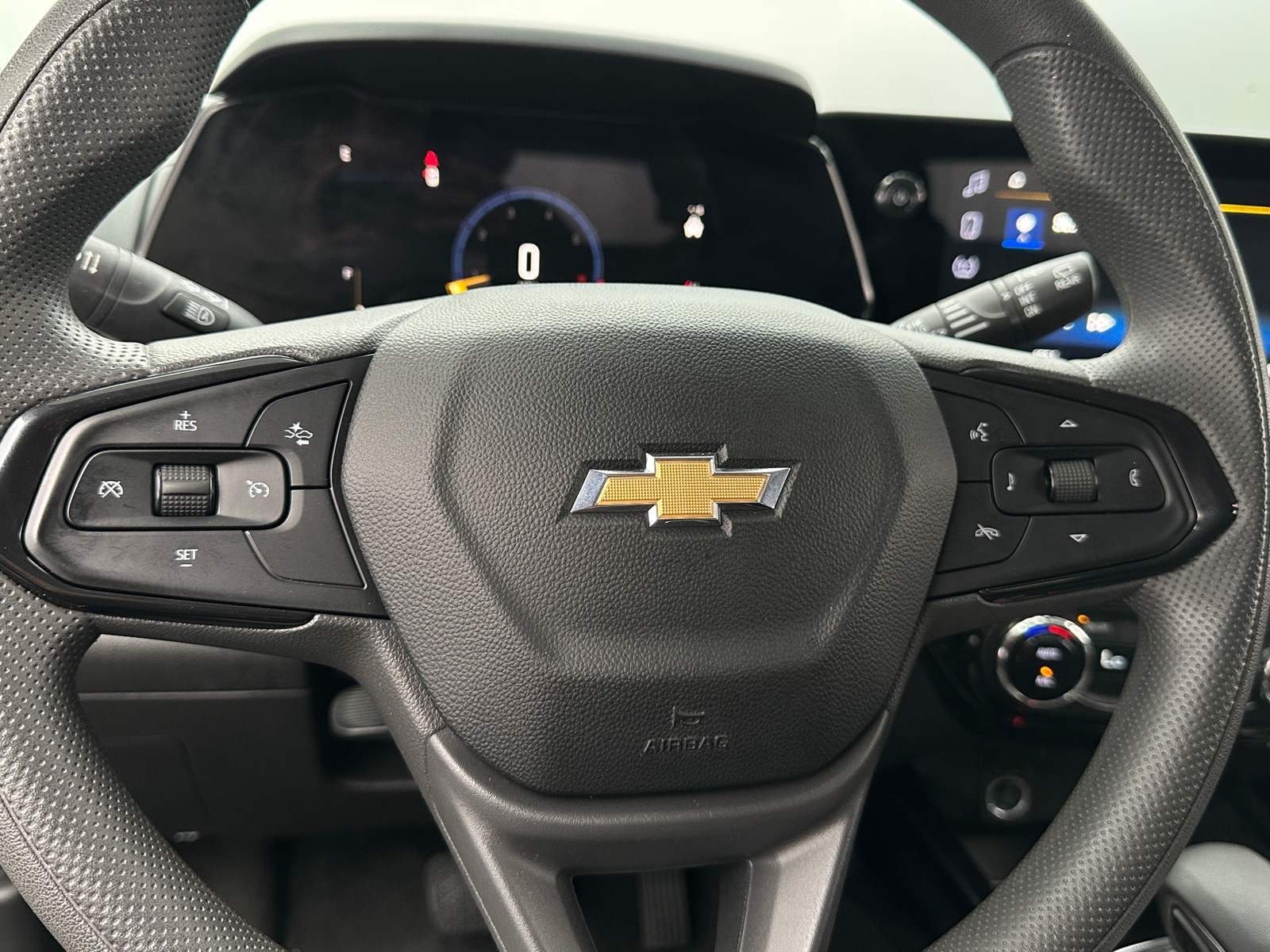 Thumbnail: 2024 Chevrolet Trax - 5