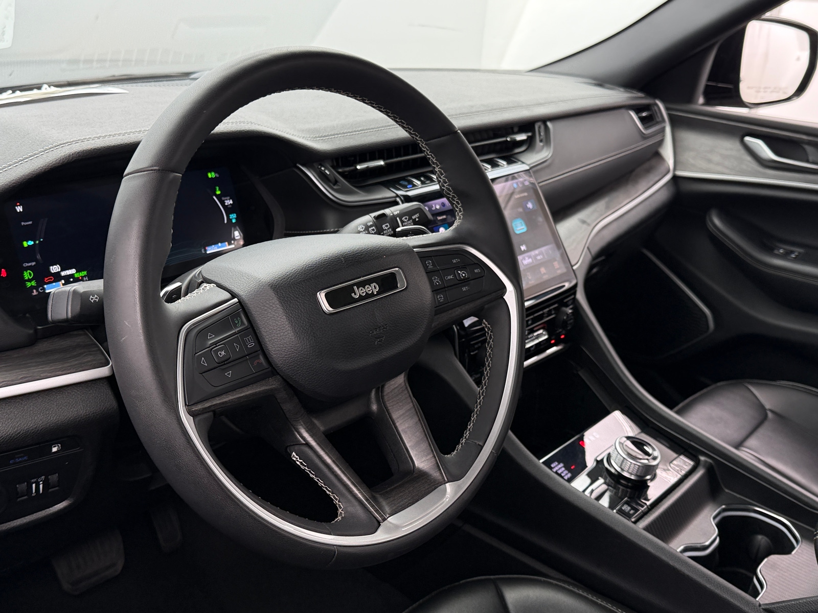 Thumbnail: 2024 Jeep Grand Cherokee - 4