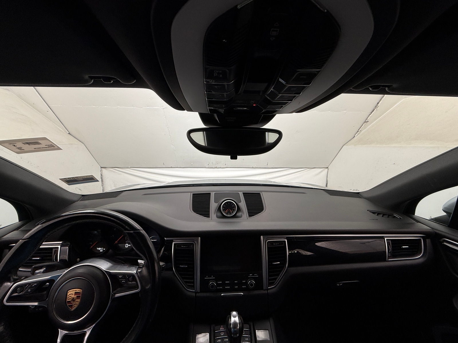 Thumbnail: 2017 Porsche Macan - 2
