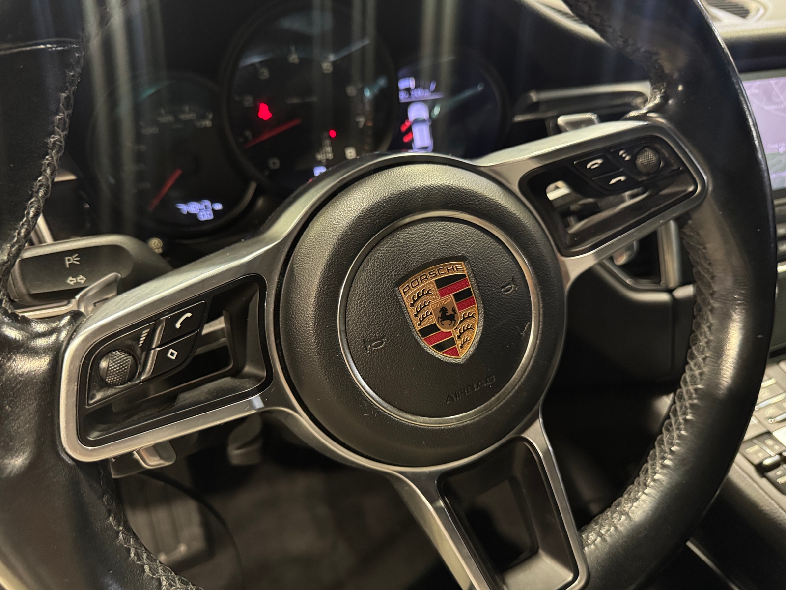Thumbnail: 2017 Porsche Macan - 4