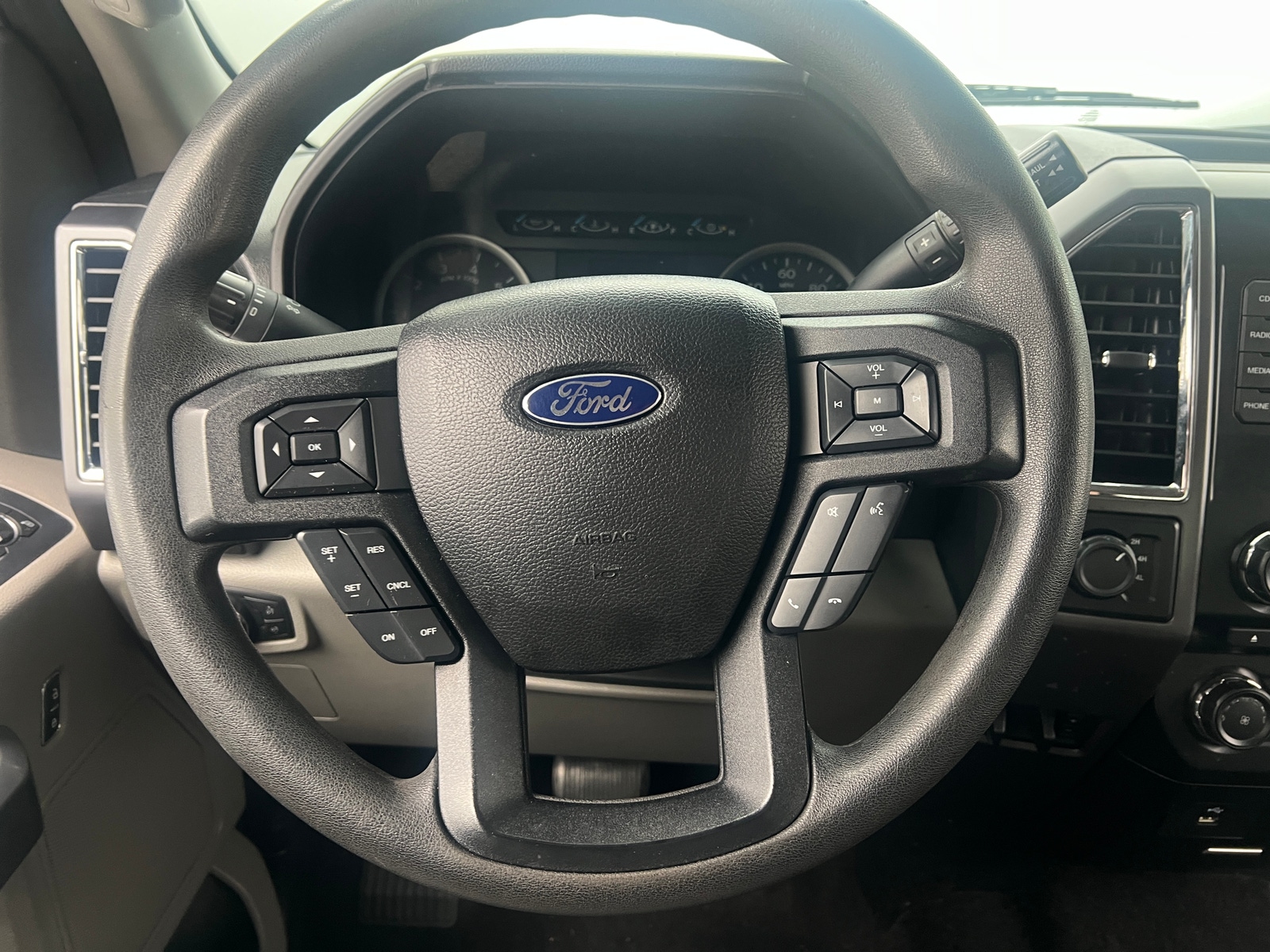 Thumbnail: 2016 Ford Econoline - 5