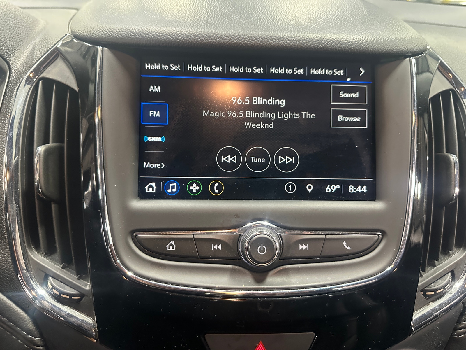 Thumbnail: 2019 Chevrolet Cruze - 3