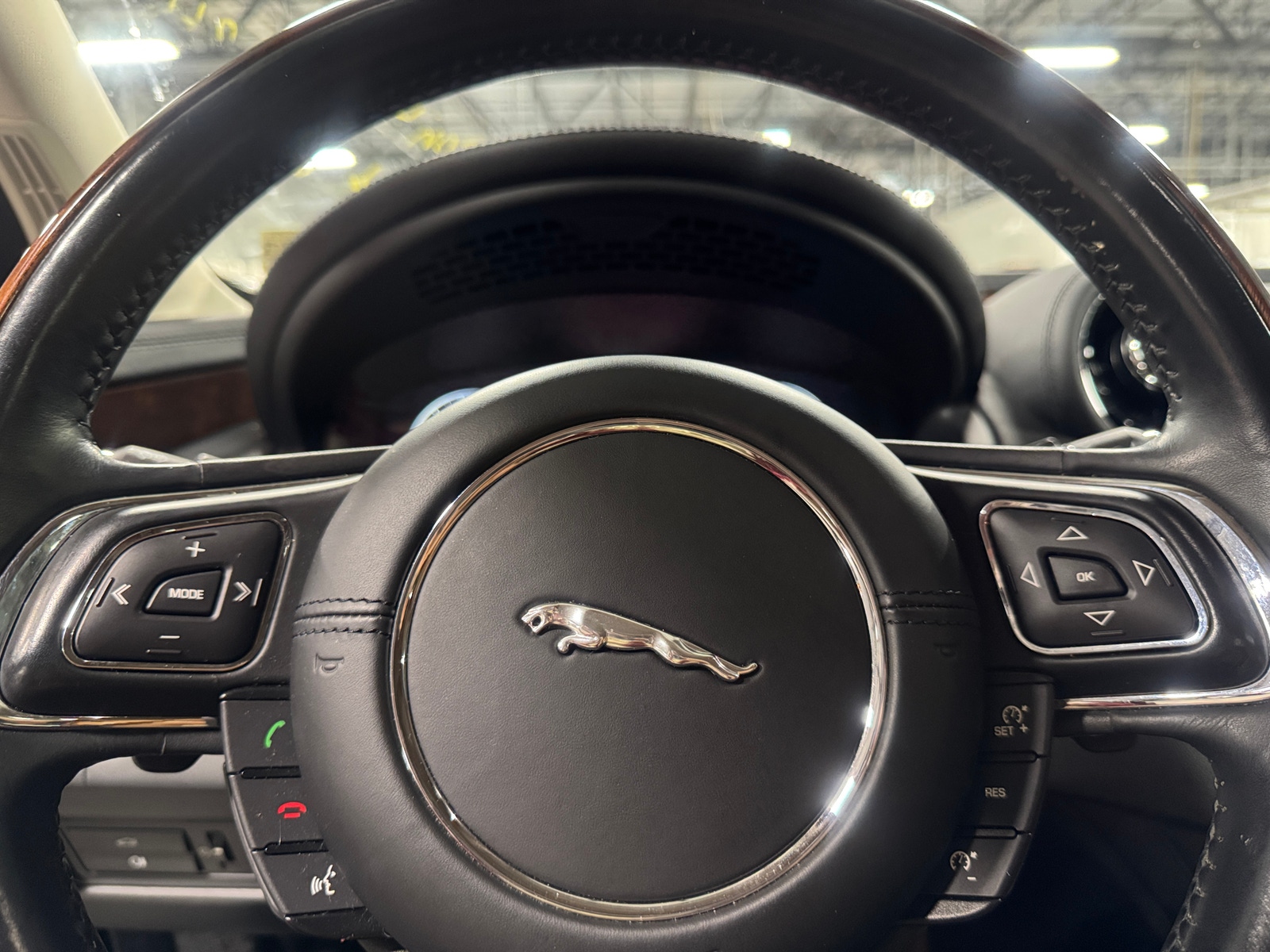 Thumbnail: 2016 Jaguar XJ - 4
