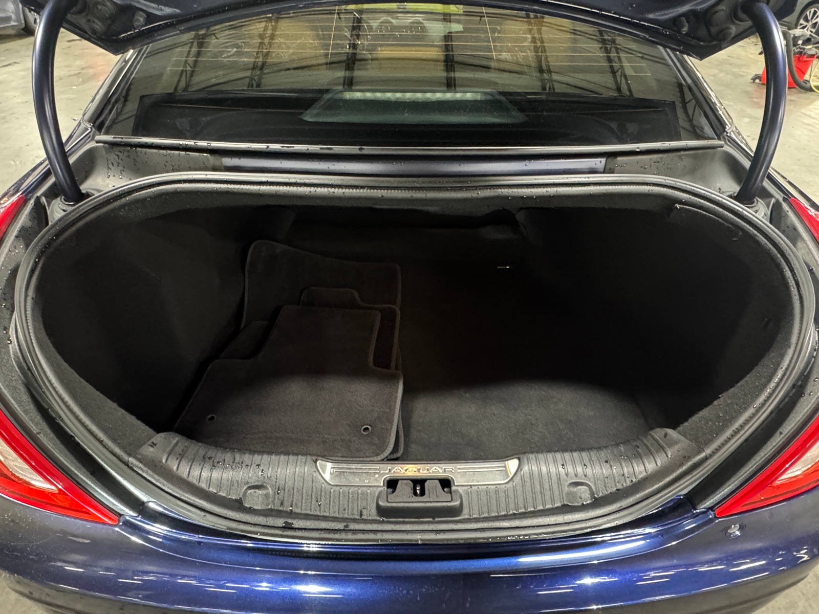 Thumbnail: 2016 Jaguar XJ - 6