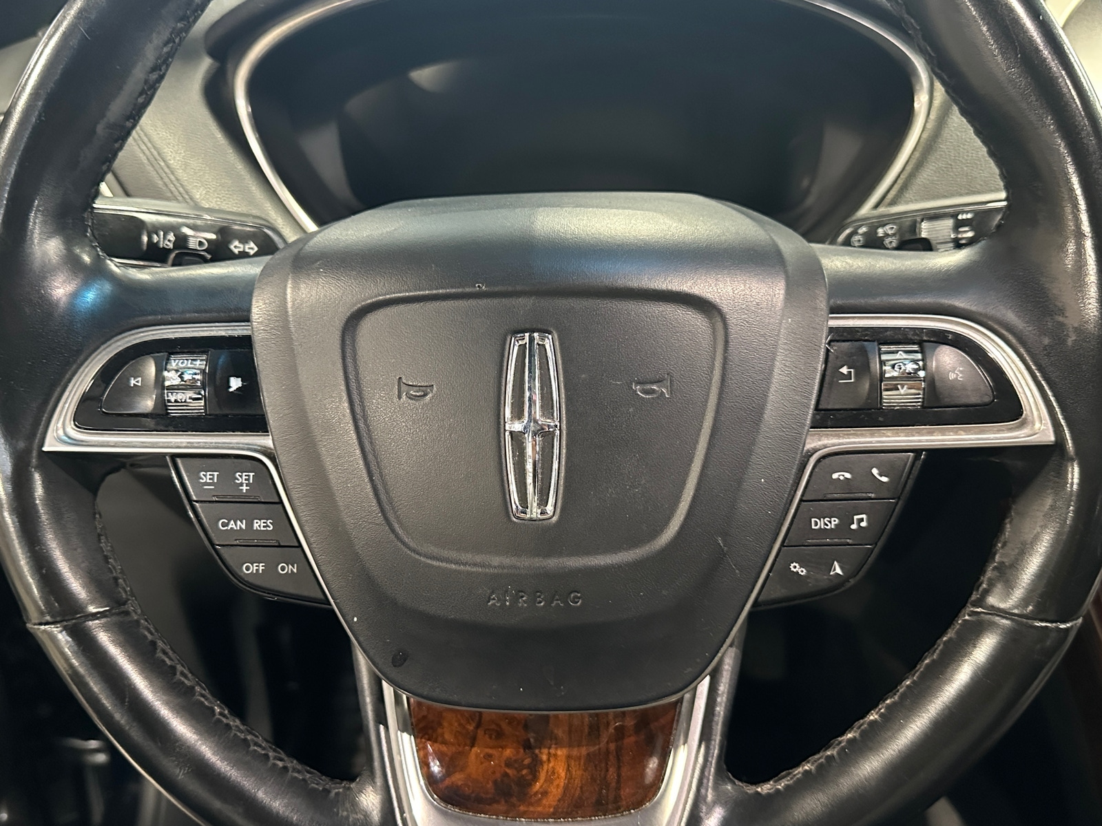 Thumbnail: 2019 Lincoln Nautilus - 4