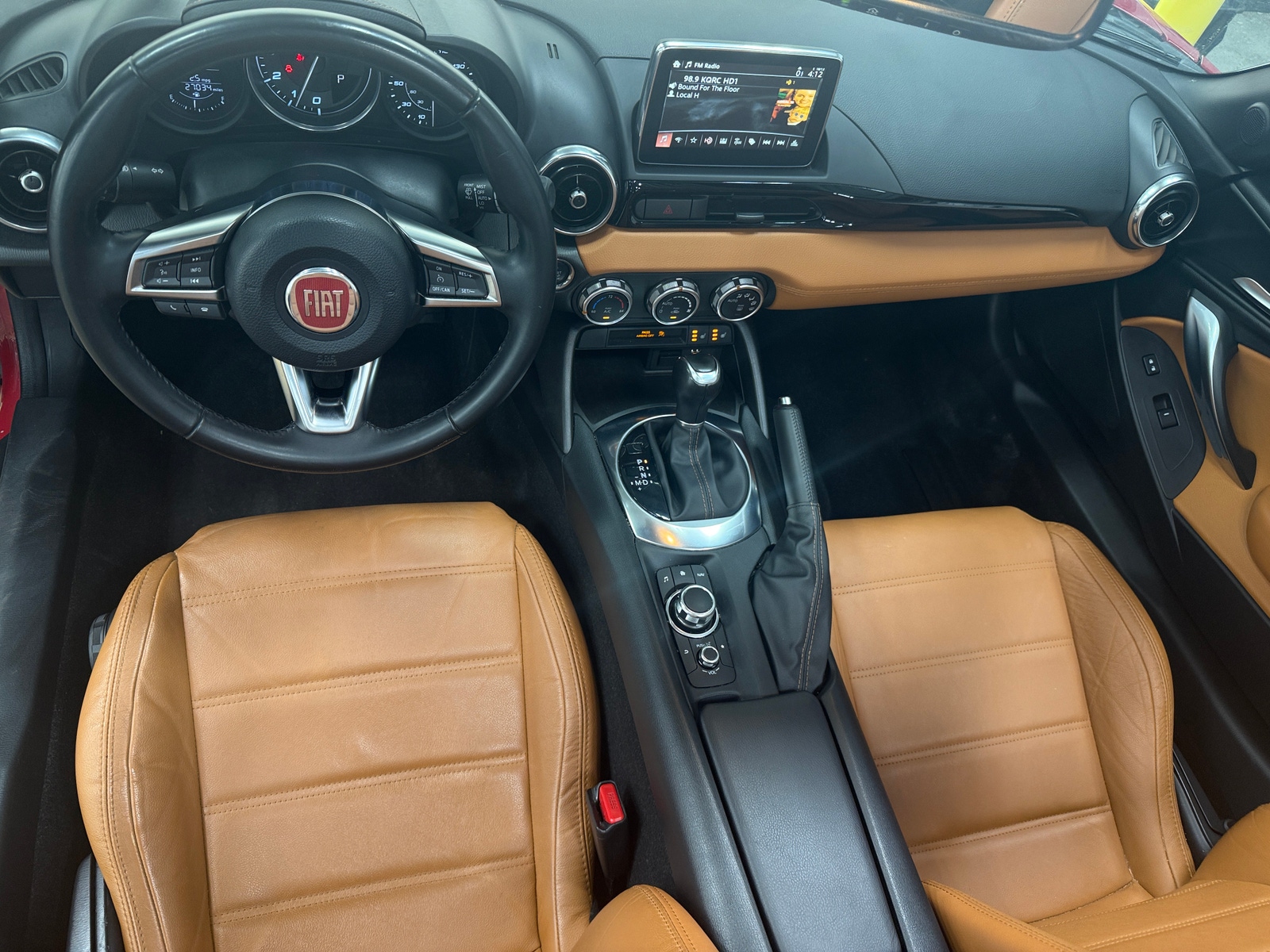 Thumbnail: 2017 Fiat 124 Spider - 2