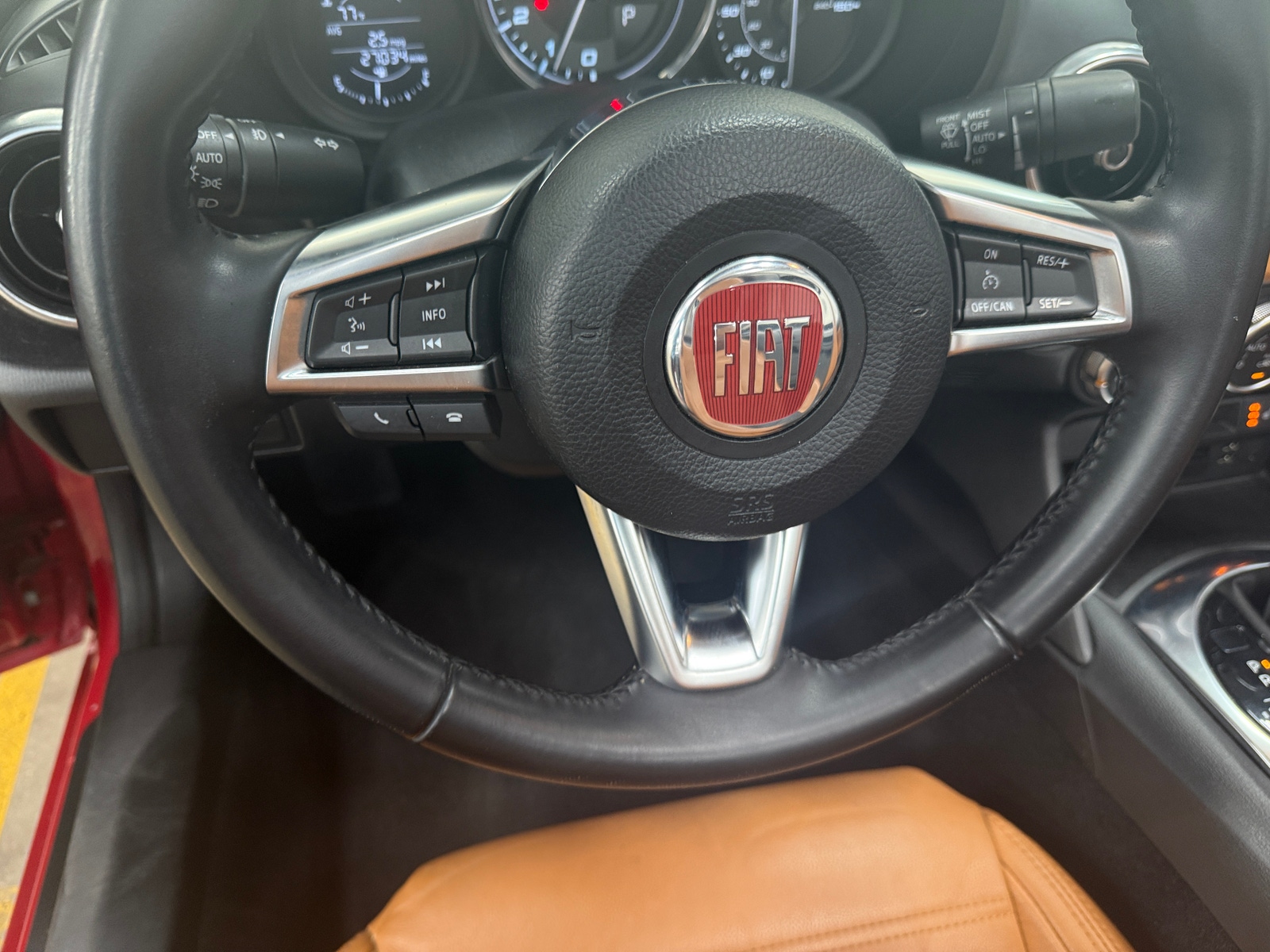 Thumbnail: 2017 Fiat 124 Spider - 4