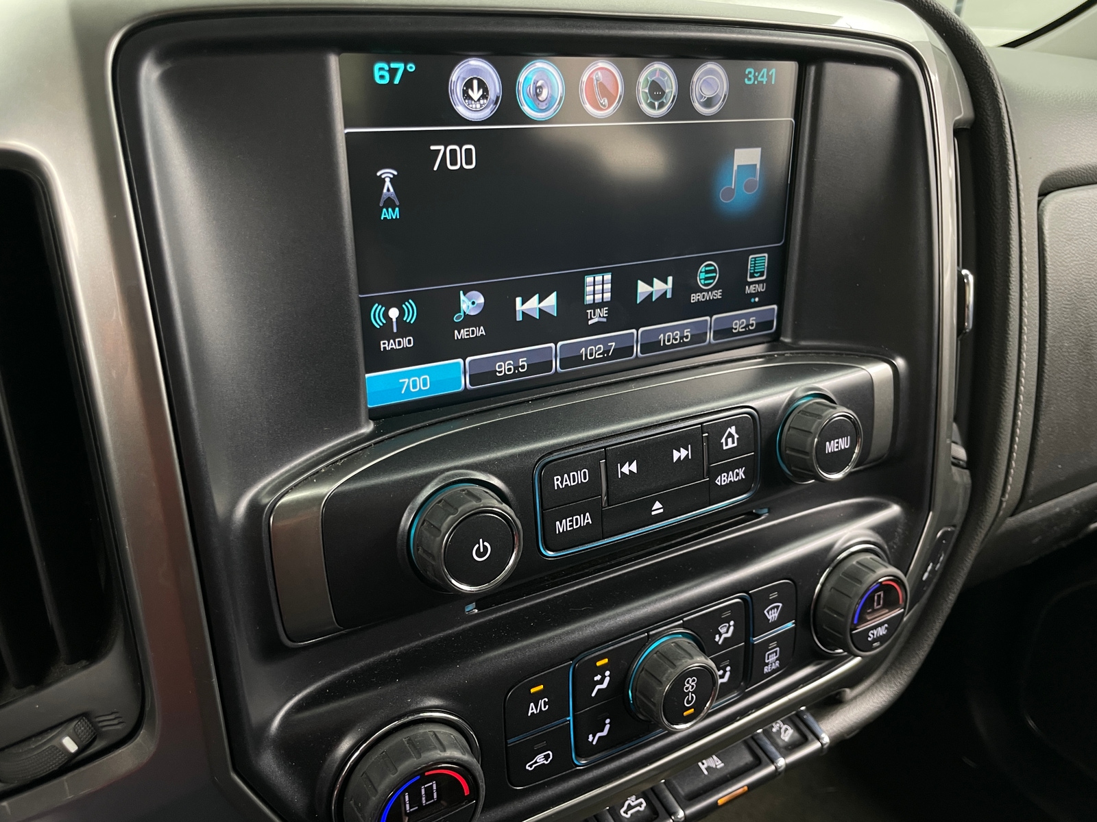 Thumbnail: 2017 Chevrolet Silverado 1500 - 3