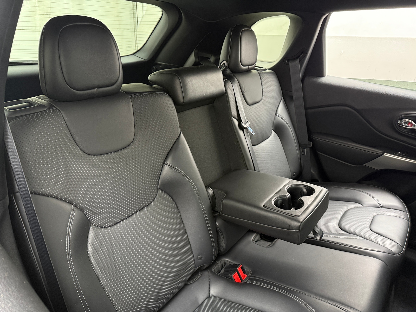 Thumbnail: 2019 Jeep Cherokee - 5