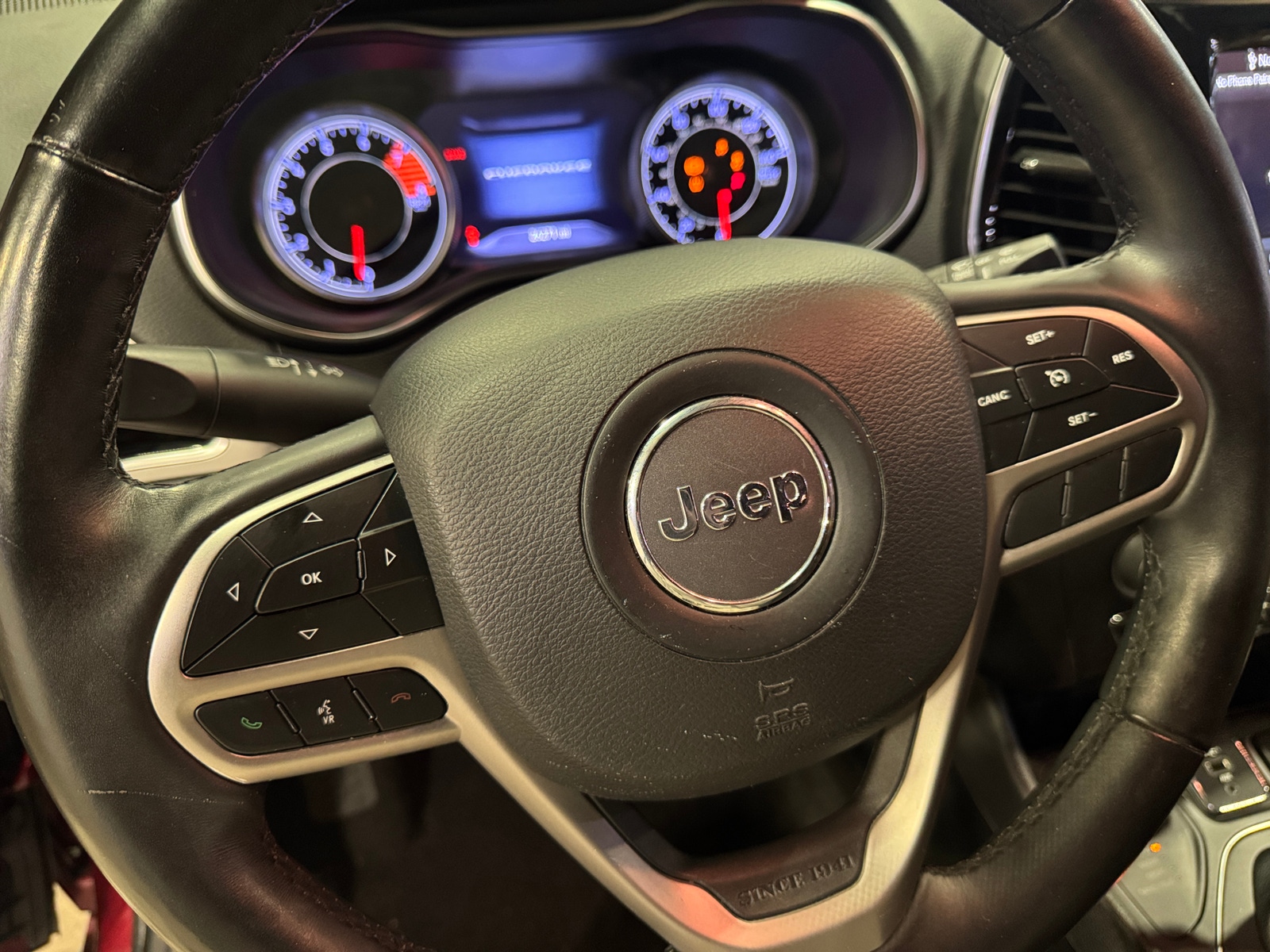Thumbnail: 2019 Jeep Cherokee - 4