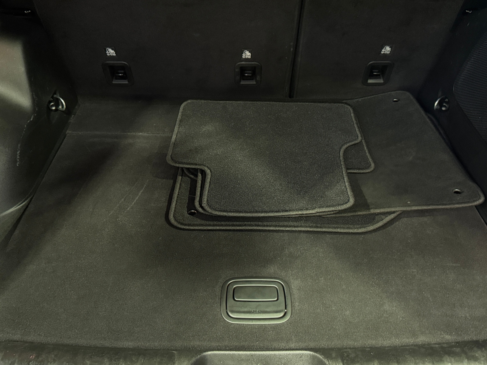 Thumbnail: 2019 Jeep Cherokee - 6