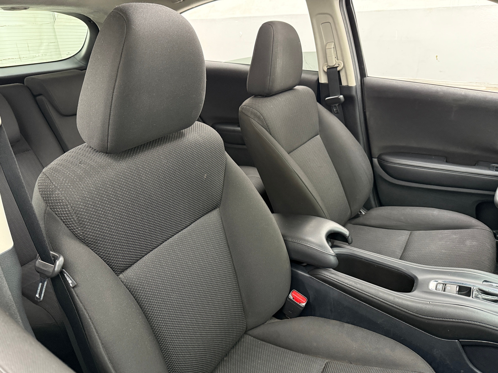 Thumbnail: 2017 Honda HR-V - 2