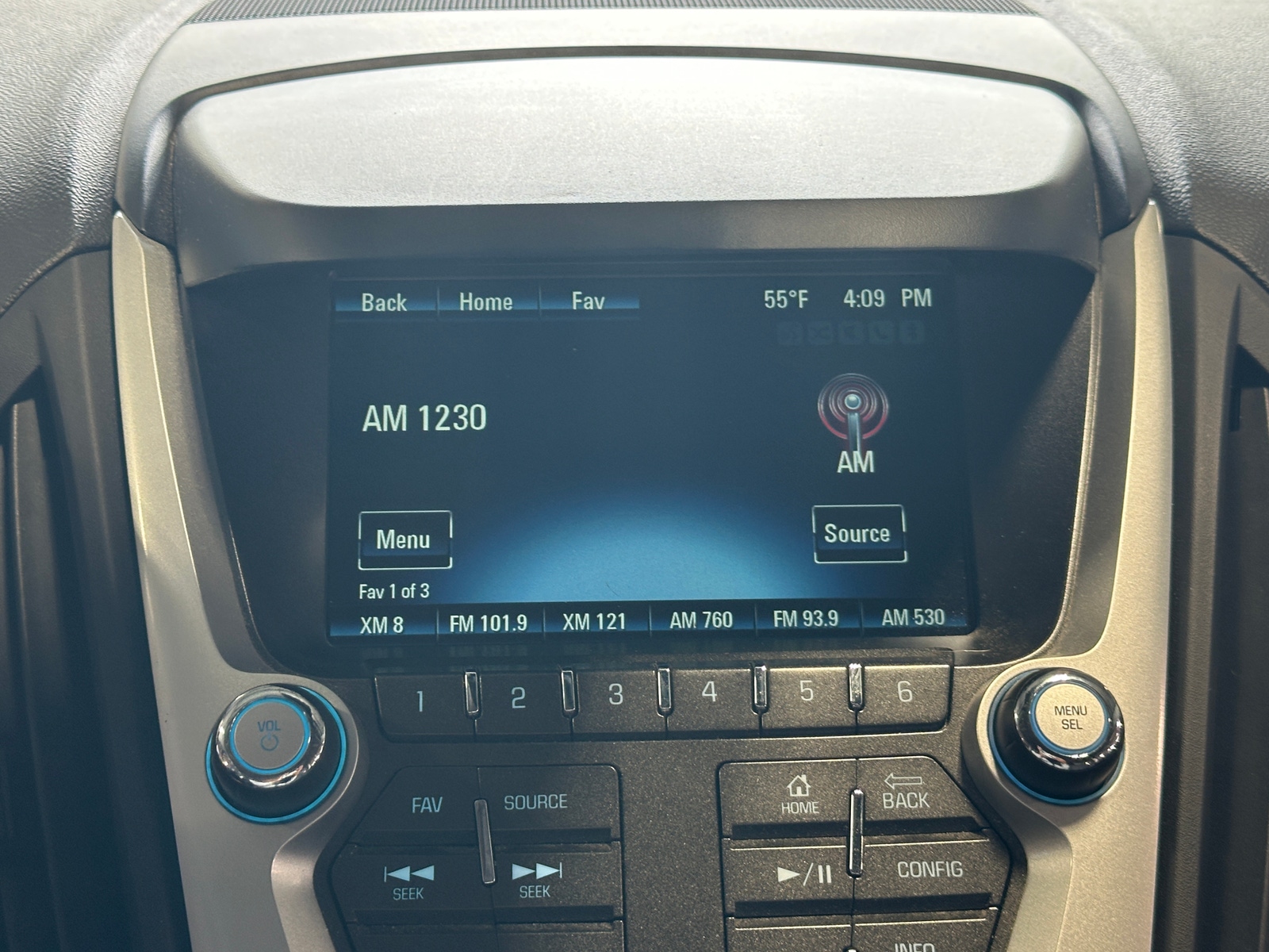 Thumbnail: 2017 Chevrolet Equinox - 3