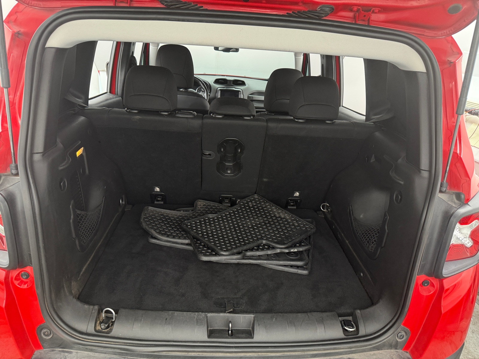 Thumbnail: 2018 Jeep Renegade - 7