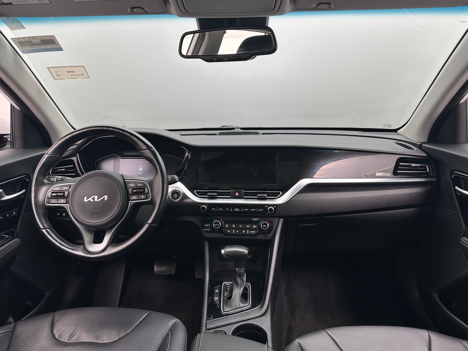 Thumbnail: 2022 Kia Niro - 2