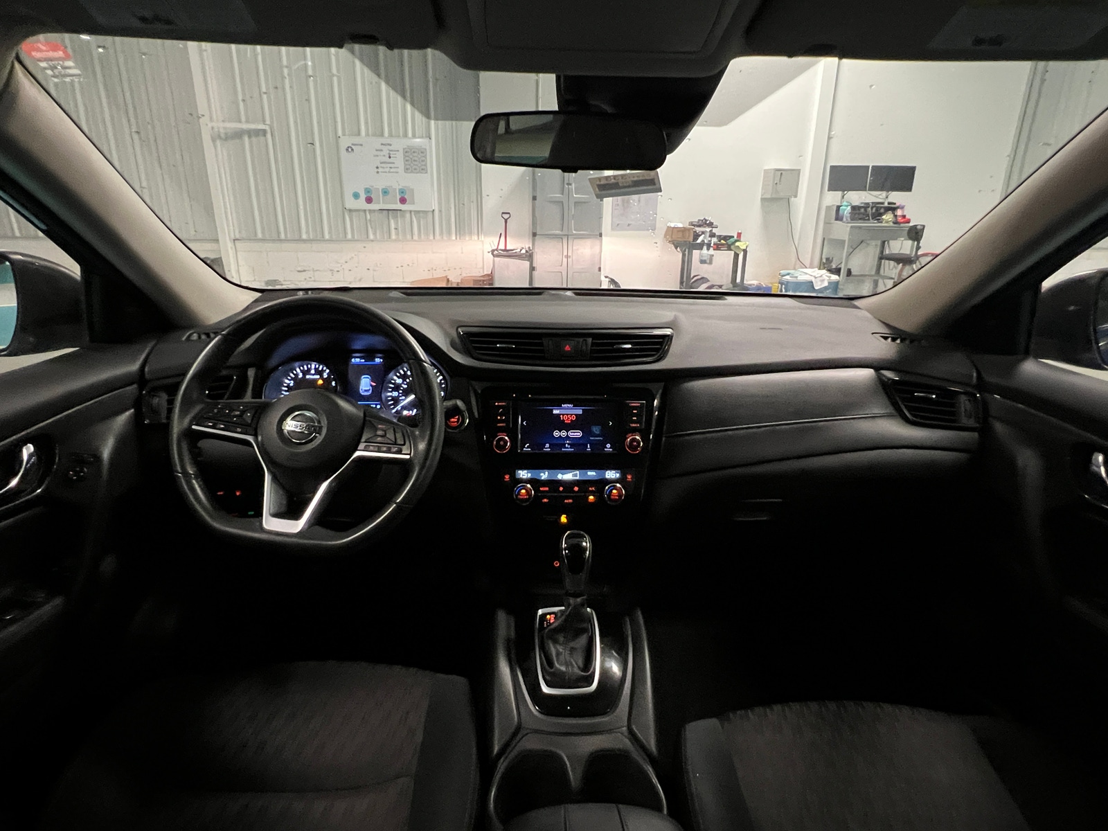 Thumbnail: 2019 Nissan Rogue - 3