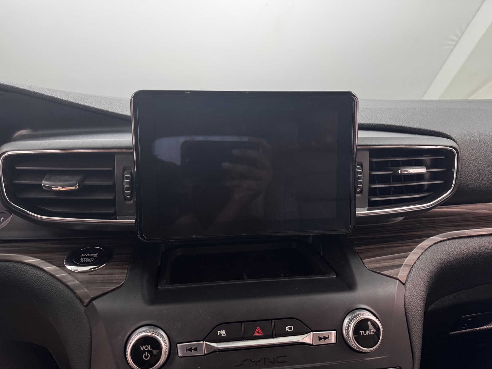 Thumbnail: 2020 Ford Explorer - 3