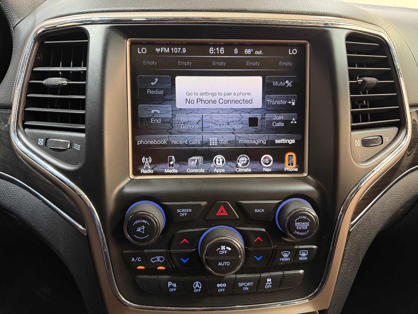 Thumbnail: 2017 Jeep Grand Cherokee - 3