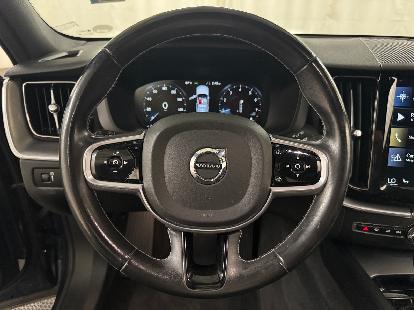 Thumbnail: 2020 Volvo XC60 - 4
