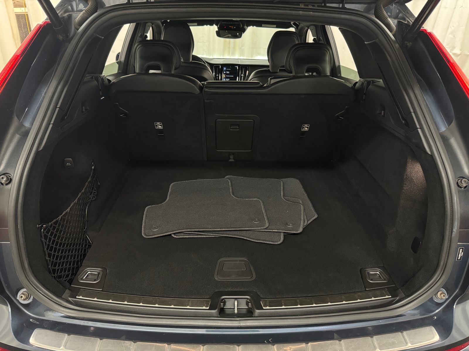 Thumbnail: 2020 Volvo XC60 - 6