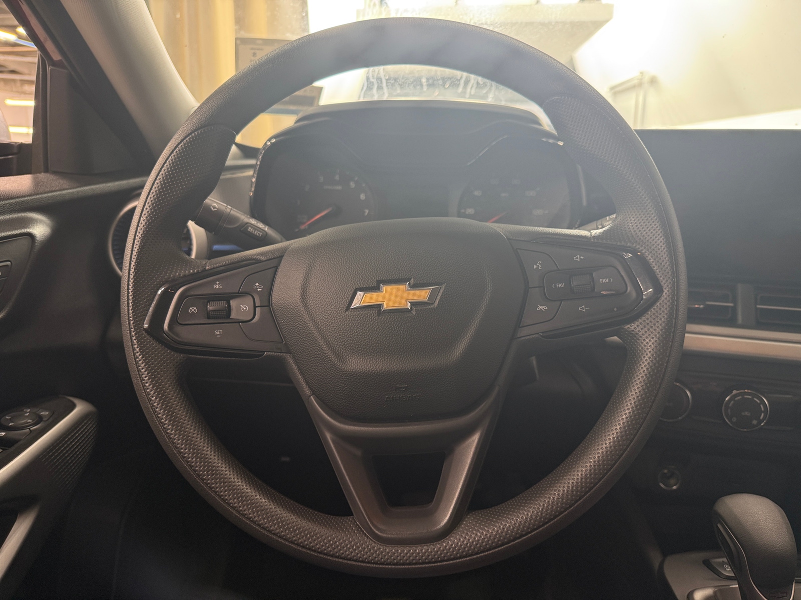 Thumbnail: 2025 Chevrolet Trax - 5