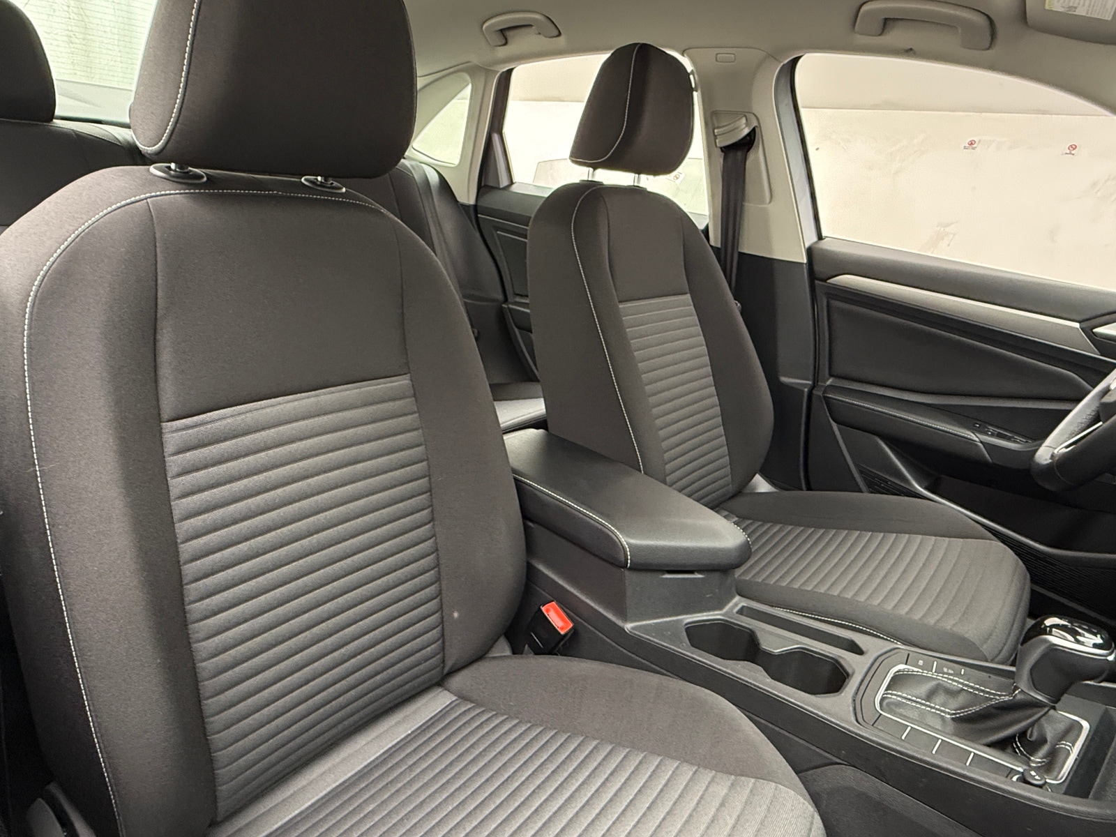 Thumbnail: 2022 Volkswagen Jetta - 2