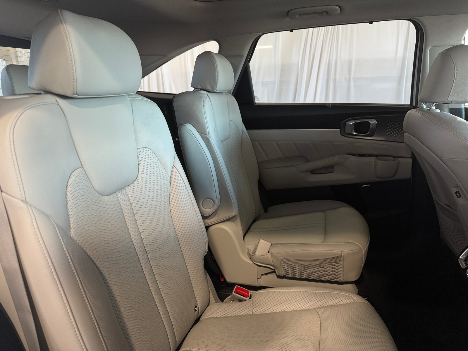 Thumbnail: 2023 Kia Sorento - 5