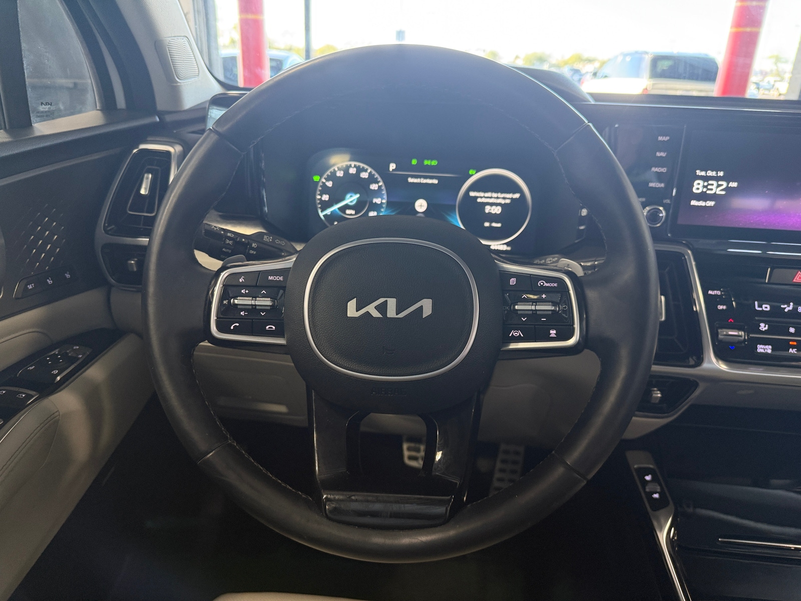 Thumbnail: 2023 Kia Sorento - 4