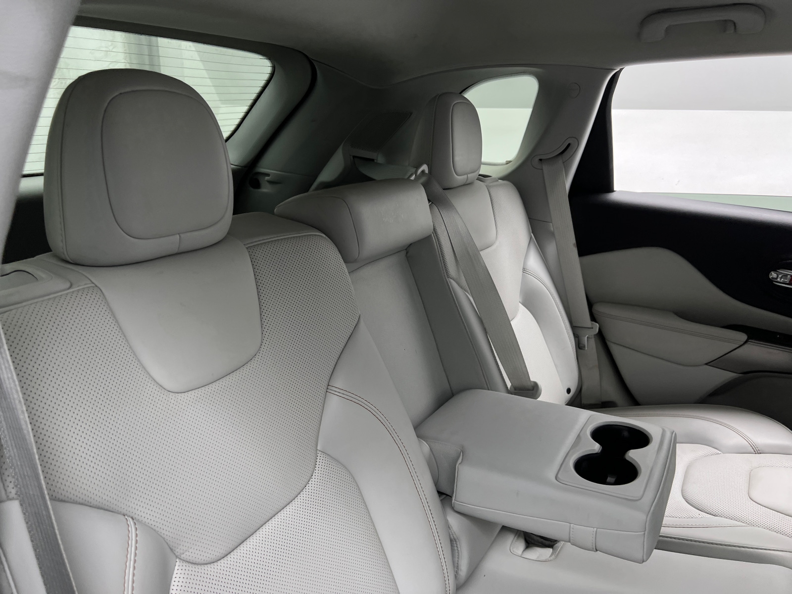 Thumbnail: 2019 Jeep Cherokee - 5