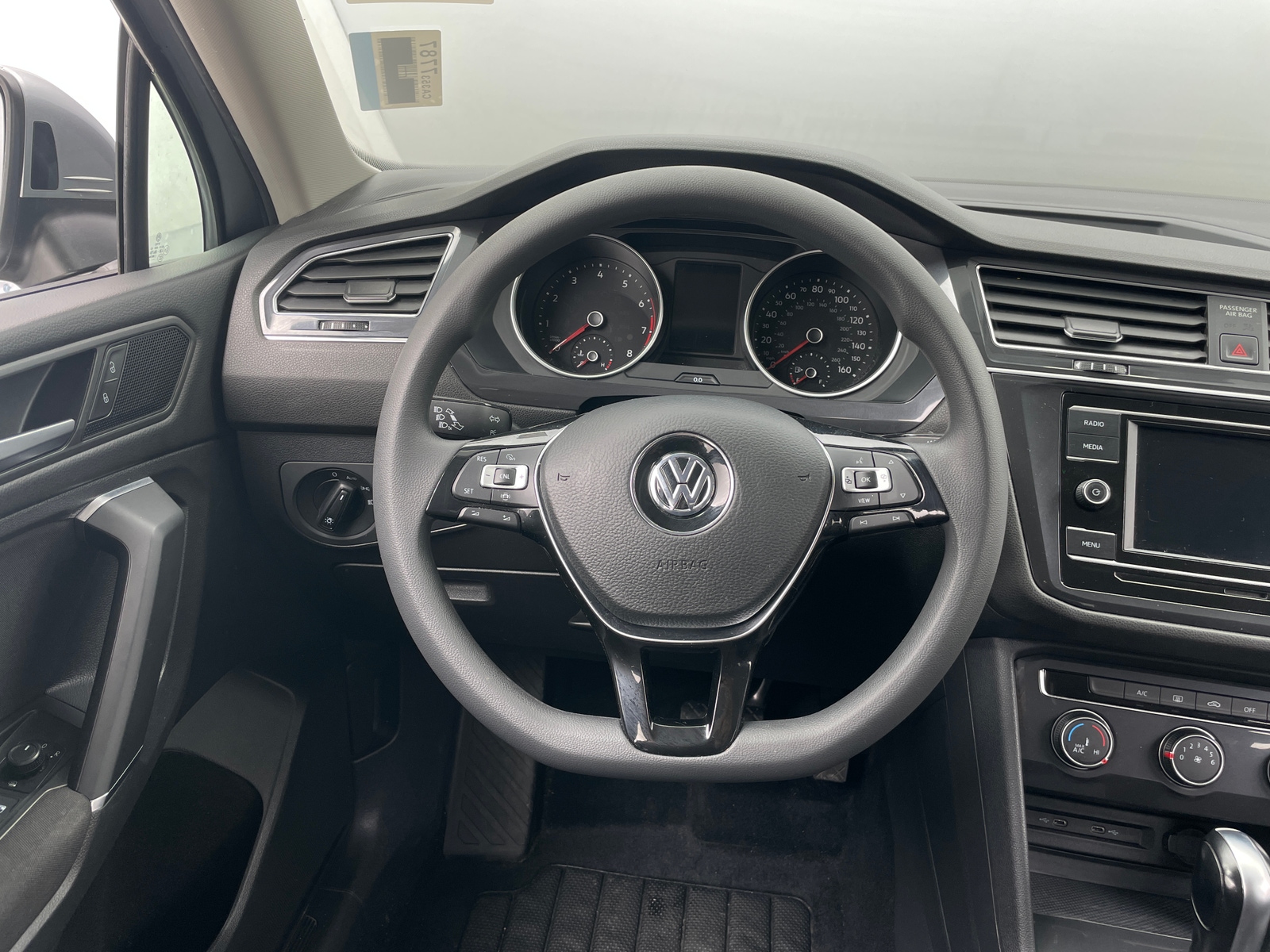 Thumbnail: 2020 Volkswagen Tiguan - 5