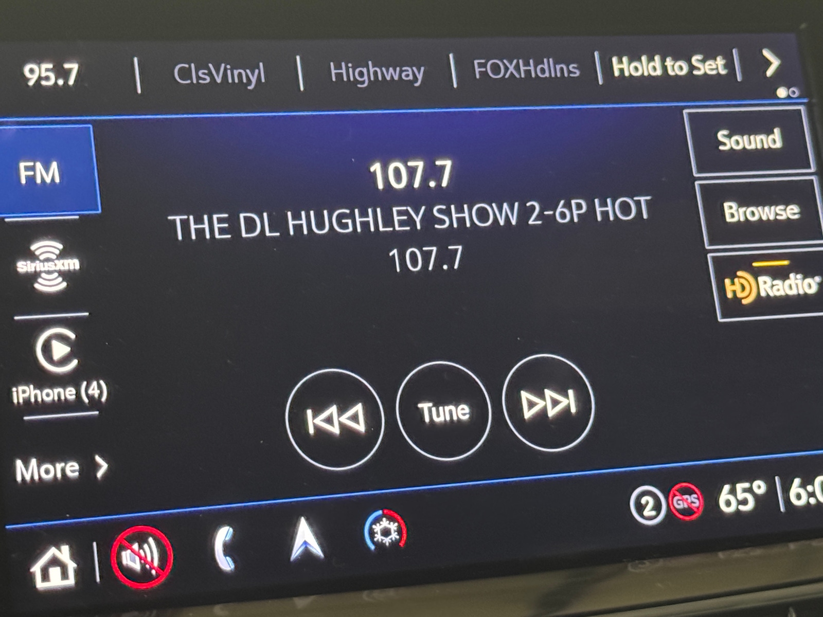 Thumbnail: 2025 Cadillac XT6 - 3