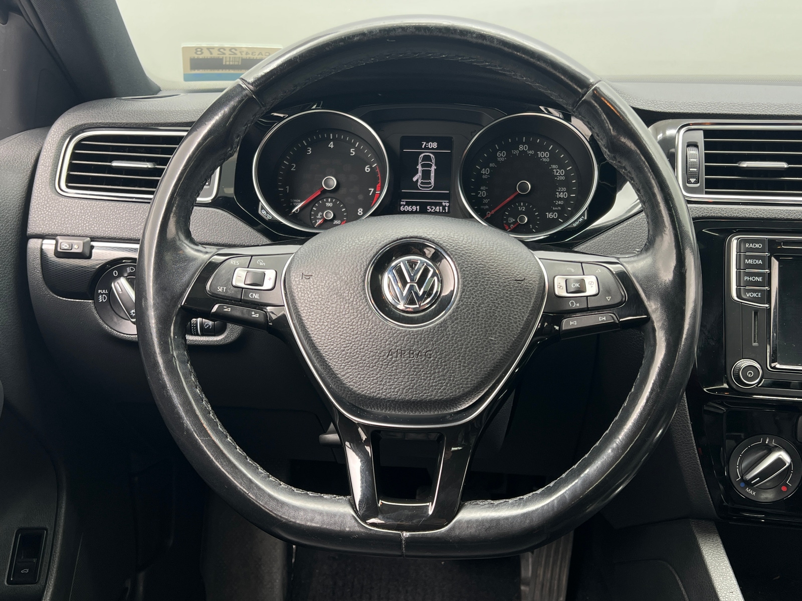 Thumbnail: 2018 Volkswagen Jetta - 4